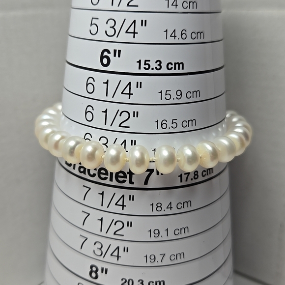 White Pearl Necklace Magnetic Clasp Bracelet Dainty Petite Sophisticated Classic - Picture 6 of 8